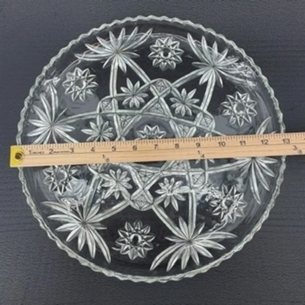 Vintage Clear Pressed Glass Starburst Pinwheel Round Serving Platter 12.5 Inch‎